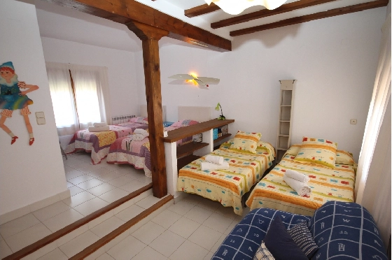Finca in Ondara zur Ferienvermietung, Living area 360 m², Baujahr 1983, Plot 2200 m², 4 Schlafzimmer, 4 Badezimmer, ref.: V-0517-15