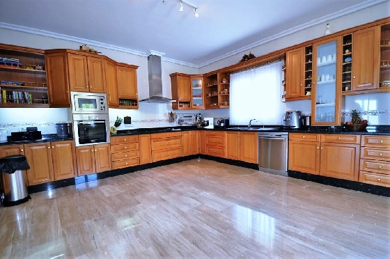 Villa in Altea zu verkaufen, Living area 688 m², Zustand gepflegt, + Zentralheizung, Klimaanlage, Plot 16250 m², 5 Schlafzimmer, 3 Badezimmer, Pool, ref.: GB-4617-MJ-12