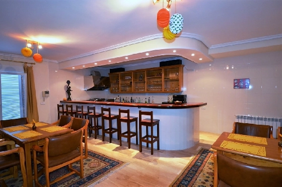 Villa in Altea zu verkaufen, Living area 688 m², Zustand gepflegt, + Zentralheizung, Klimaanlage, Plot 16250 m², 5 Schlafzimmer, 3 Badezimmer, Pool, ref.: GB-4617-MJ-13