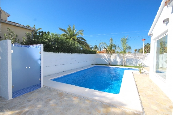 Villa in Els Poblets(Ptda. Barranquets) zur Ferienvermietung, Living area 114 m², Baujahr 1986, Zustand gepflegt, + Zentralheizung, Klimaanlage, Plot 510 m², 3 Schlafzimmer, 2 Badezimmer, Pool, ref.: T-1118-2