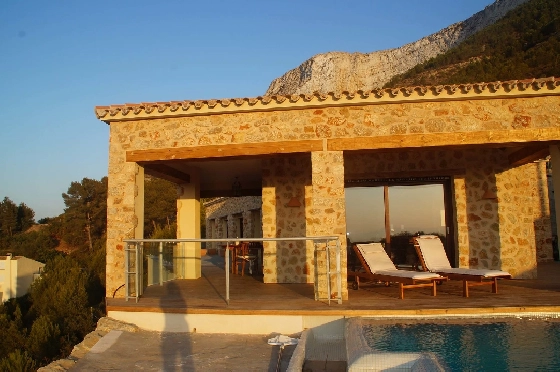 Villa in Denia zu verkaufen, Living area 240 m², Baujahr 2010, Zustand neuwertig, + Zentralheizung, Klimaanlage, Plot 1000 m², 6 Schlafzimmer, 3 Badezimmer, Pool, ref.: SC-L0920-12
