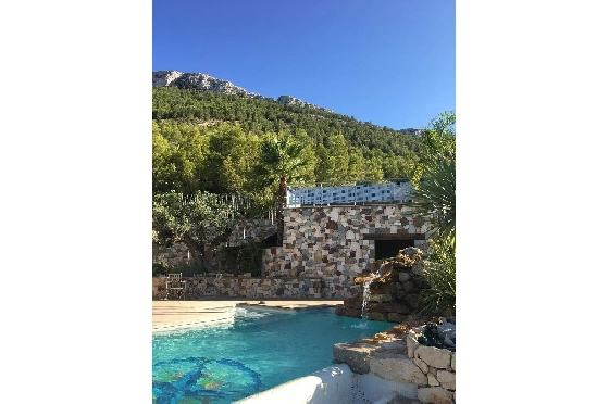 Villa in Denia zu verkaufen, Living area 240 m², Baujahr 2010, Zustand neuwertig, + Zentralheizung, Klimaanlage, Plot 1000 m², 6 Schlafzimmer, 3 Badezimmer, Pool, ref.: SC-L0920-13