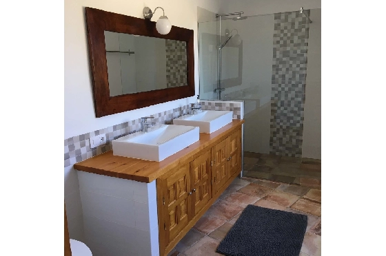 Villa in Denia zu verkaufen, Living area 240 m², Baujahr 2010, Zustand neuwertig, + Zentralheizung, Klimaanlage, Plot 1000 m², 6 Schlafzimmer, 3 Badezimmer, Pool, ref.: SC-L0920-22