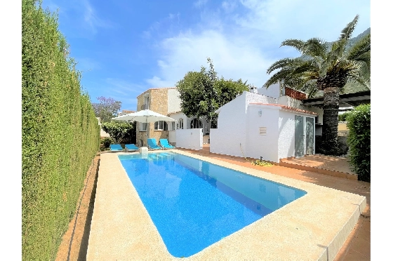 Villa in Denia zur Ferienvermietung, Living area 117 m², Baujahr 1974, Zustand gepflegt, + Zentralheizung, Klimaanlage, Plot 680 m², 3 Schlafzimmer, 2 Badezimmer, Pool, ref.: T-0615-1
