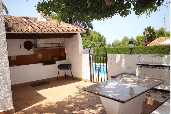 Villa in Denia zur Ferienvermietung, Living area 117 m², Baujahr 1974, Zustand gepflegt, + Zentralheizung, Klimaanlage, Plot 680 m², 3 Schlafzimmer, 2 Badezimmer, Pool, ref.: T-0615-4