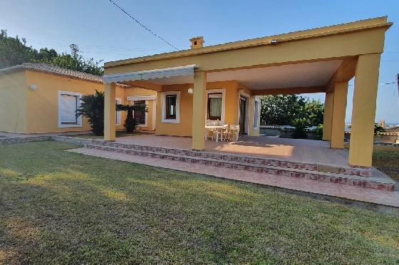 Herrenhaus in Oliva zu verkaufen, Living area 210 m², Baujahr 1995, Zustand gepflegt, + Ofen, Plot 849 m², 4 Schlafzimmer, 3 Badezimmer, Pool, ref.: RA-0921-1