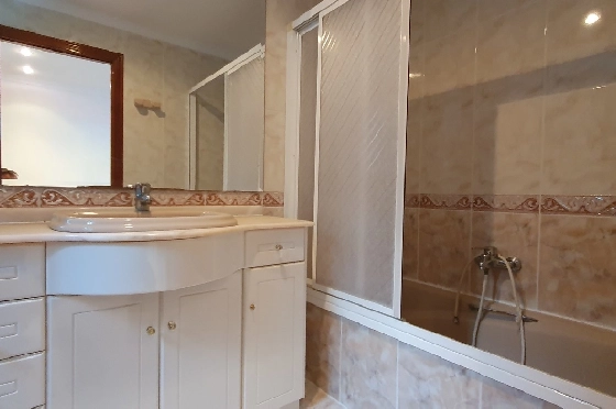 Herrenhaus in Oliva zu verkaufen, Living area 210 m², Baujahr 1995, Zustand gepflegt, + Ofen, Plot 849 m², 4 Schlafzimmer, 3 Badezimmer, Pool, ref.: RA-0921-15