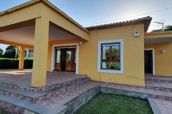 Herrenhaus in Oliva zu verkaufen, Living area 210 m², Baujahr 1995, Zustand gepflegt, + Ofen, Plot 849 m², 4 Schlafzimmer, 3 Badezimmer, Pool, ref.: RA-0921-5