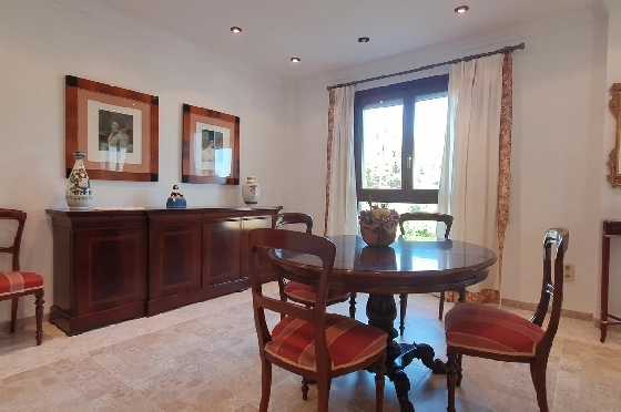 Herrenhaus in Oliva zu verkaufen, Living area 210 m², Baujahr 1995, Zustand gepflegt, + Ofen, Plot 849 m², 4 Schlafzimmer, 3 Badezimmer, Pool, ref.: RA-0921-7