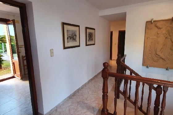 Herrenhaus in Oliva zu verkaufen, Living area 210 m², Baujahr 1995, Zustand gepflegt, + Ofen, Plot 849 m², 4 Schlafzimmer, 3 Badezimmer, Pool, ref.: RA-0921-9