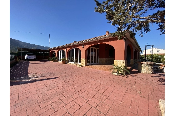 Finca in Pedreguer(Campo) zu verkaufen, Living area 150 m², Baujahr 1980, Zustand gepflegt, Klimaanlage, Plot 700 m², 4 Schlafzimmer, 2 Badezimmer, Pool, ref.: GC-0322-21