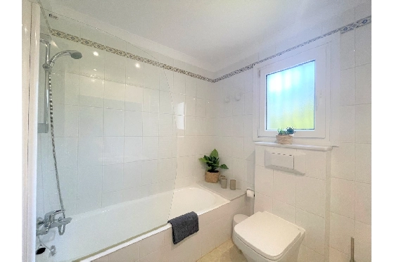 Villa in Denia(Montgo) zur Ferienvermietung, Living area 220 m², Baujahr 1997, Zustand gepflegt, + Zentralheizung, Klimaanlage, Plot 915 m², 3 Schlafzimmer, 3 Badezimmer, Pool, ref.: T-0422-19