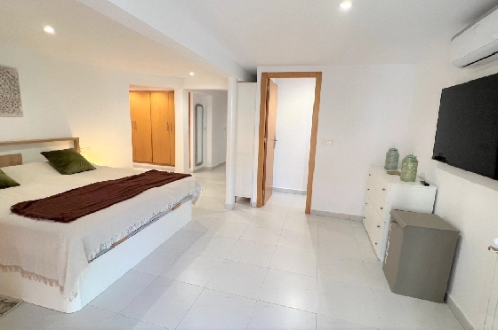 Villa in Denia(Montgo) zur Ferienvermietung, Living area 220 m², Baujahr 1997, Zustand gepflegt, + Zentralheizung, Klimaanlage, Plot 915 m², 3 Schlafzimmer, 3 Badezimmer, Pool, ref.: T-0422-23