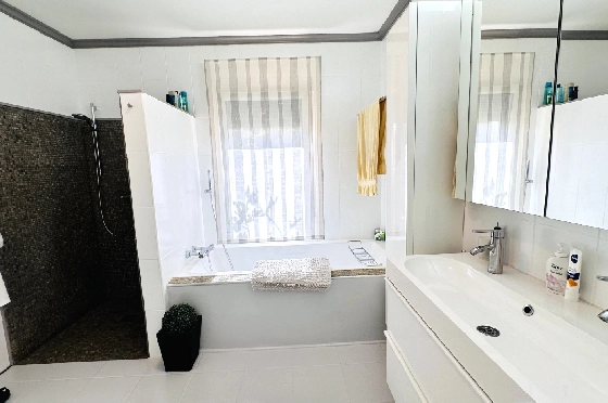 Villa in Denia(Marquesa 6) zu verkaufen, Living area 227 m², Baujahr 1995, Zustand modernisiert, + Zentralheizung, Klimaanlage, Plot 913 m², 3 Schlafzimmer, 2 Badezimmer, Pool, ref.: AS-2423-32