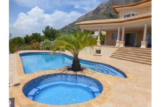 Villa in Javea zu verkaufen, Living area 685 m², Klimaanlage, Plot 2397 m², 5 Schlafzimmer, 5 Badezimmer, Pool, ref.: BS-3974726-1
