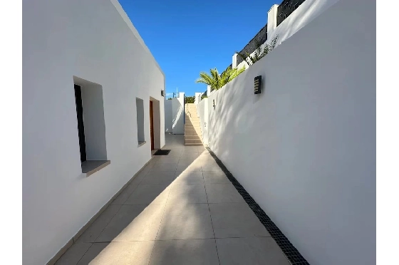 Villa in Javea zu verkaufen, Living area 300 m², Klimaanlage, 4 Schlafzimmer, 4 Badezimmer, Pool, ref.: BS-83618032-31