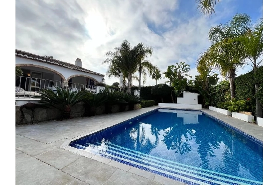 Villa in Javea zu verkaufen, Living area 210 m², Klimaanlage, 4 Schlafzimmer, 2 Badezimmer, Pool, ref.: BS-83627230-25