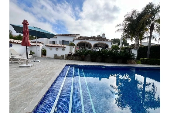 Villa in Javea zu verkaufen, Living area 210 m², Klimaanlage, 4 Schlafzimmer, 2 Badezimmer, Pool, ref.: BS-83627230-27