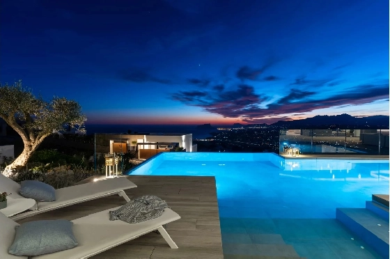 Villa in Cumbre del Sol zu verkaufen, Living area 542 m², Plot 1168 m², 4 Schlafzimmer, 6 Badezimmer, Pool, ref.: BS-84135249-8
