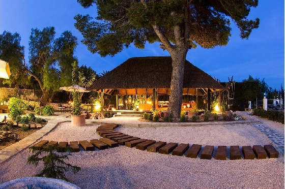 Villa in Calpe(Calpe) zu verkaufen, Living area 500 m², Klimaanlage, Plot 3500 m², 4 Schlafzimmer, 4 Badezimmer, Pool, ref.: COB-2705-10535-3