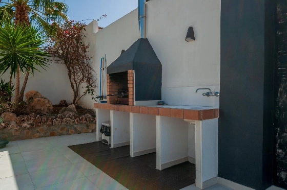 Villa in Benissa(San Jaime) zu verkaufen, Living area 240 m², Klimaanlage, 6 Schlafzimmer, 3 Badezimmer, Pool, ref.: COB-3449-10535-36