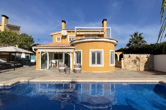 Villa in Gata de Gorgos(Monte Pedreguer) zur Ferienvermietung, Living area 180 m², Baujahr 2006, + Ofen, Klimaanlage, Plot 600 m², 3 Schlafzimmer, 3 Badezimmer, Pool, ref.: T-0624-1