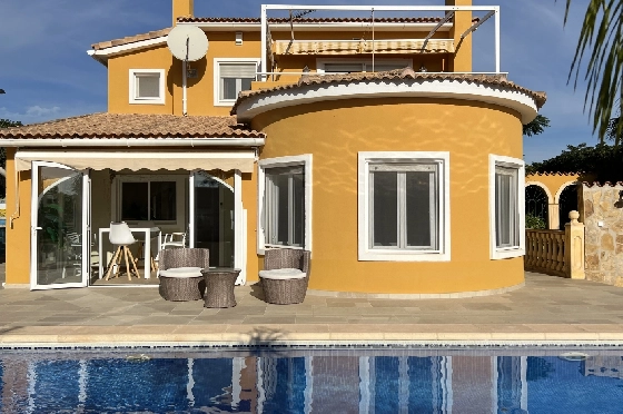 Villa in Gata de Gorgos(Monte Pedreguer) zur Ferienvermietung, Living area 180 m², Baujahr 2006, + Ofen, Klimaanlage, Plot 600 m², 3 Schlafzimmer, 3 Badezimmer, Pool, ref.: T-0624-2