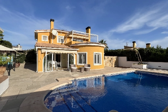 Villa in Gata de Gorgos(Monte Pedreguer) zur Ferienvermietung, Living area 180 m², Baujahr 2006, + Ofen, Klimaanlage, Plot 600 m², 3 Schlafzimmer, 3 Badezimmer, Pool, ref.: T-0624-28