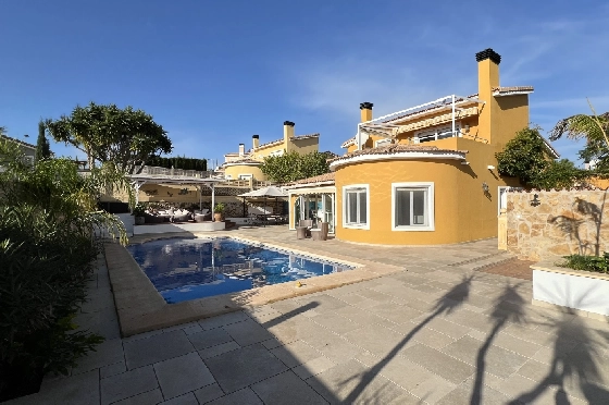 Villa in Gata de Gorgos(Monte Pedreguer) zur Ferienvermietung, Living area 180 m², Baujahr 2006, + Ofen, Klimaanlage, Plot 600 m², 3 Schlafzimmer, 3 Badezimmer, Pool, ref.: T-0624-29
