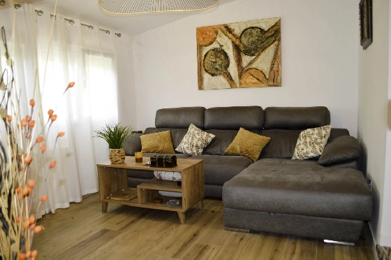 Villa in Denia zu verkaufen, Living area 121 m², Klimaanlage, Plot 623 m², 4 Schlafzimmer, 2 Badezimmer, Pool, ref.: CO-C25935-22