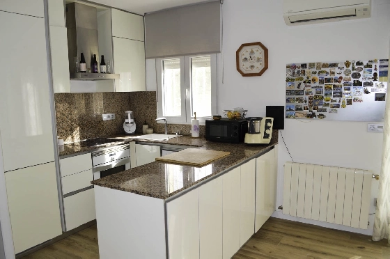 Villa in Denia zu verkaufen, Living area 121 m², Klimaanlage, Plot 623 m², 4 Schlafzimmer, 2 Badezimmer, Pool, ref.: CO-C25935-23