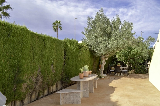 Villa in Denia zu verkaufen, Living area 121 m², Klimaanlage, Plot 623 m², 4 Schlafzimmer, 2 Badezimmer, Pool, ref.: CO-C25935-34