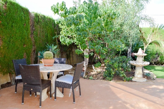 Villa in Denia zu verkaufen, Living area 121 m², Klimaanlage, Plot 623 m², 4 Schlafzimmer, 2 Badezimmer, Pool, ref.: CO-C25935-35