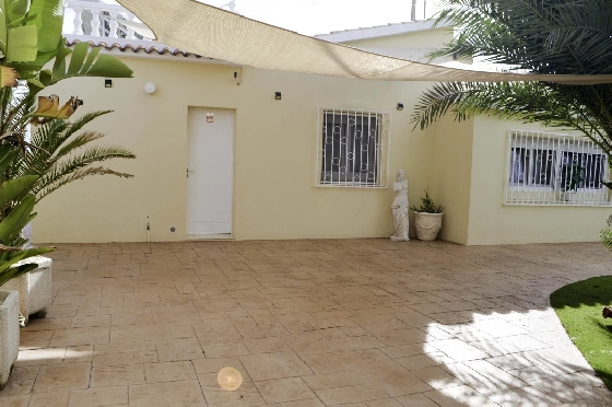 Villa in Denia zu verkaufen, Living area 121 m², Klimaanlage, Plot 623 m², 4 Schlafzimmer, 2 Badezimmer, Pool, ref.: CO-C25935-43