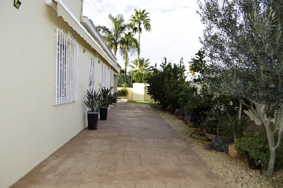 Villa in Denia zu verkaufen, Living area 121 m², Klimaanlage, Plot 623 m², 4 Schlafzimmer, 2 Badezimmer, Pool, ref.: CO-C25935-9
