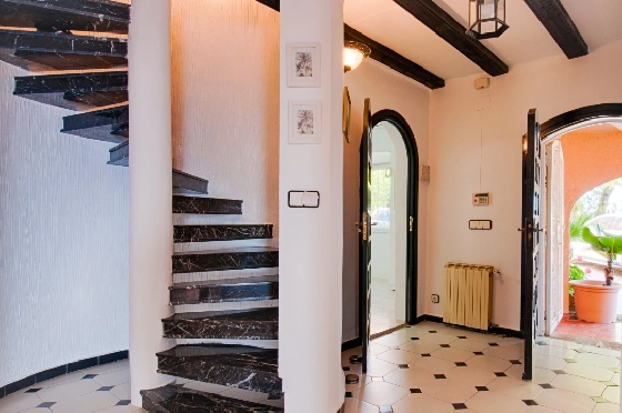 Villa in Moraira zu verkaufen, Living area 300 m², Baujahr 1984, Klimaanlage, Plot 1615 m², 3 Schlafzimmer, 2 Badezimmer, Pool, ref.: AM-12279DA-36