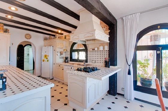 Villa in Moraira zu verkaufen, Living area 300 m², Baujahr 1984, Klimaanlage, Plot 1615 m², 3 Schlafzimmer, 2 Badezimmer, Pool, ref.: AM-12279DA-38