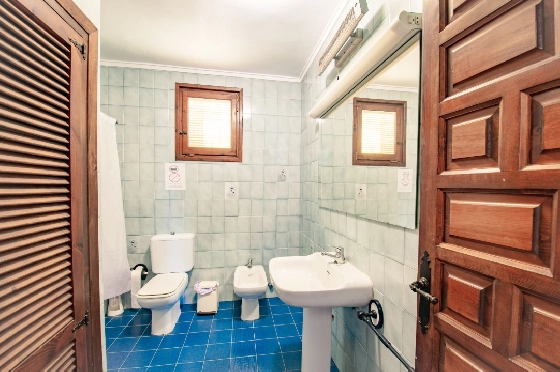 Villa in Benissa(La Fustera) zu verkaufen, Living area 312 m², Baujahr 1978, Klimaanlage, Plot 2669 m², 6 Schlafzimmer, 2 Badezimmer, Pool, ref.: AM-12452DA-30