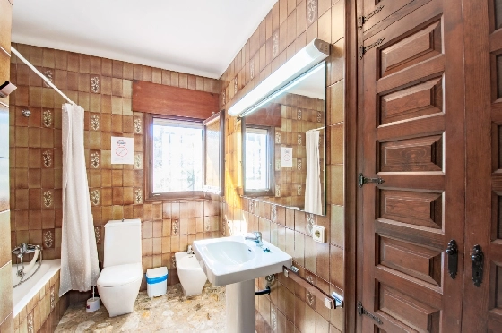 Villa in Benissa(La Fustera) zu verkaufen, Living area 312 m², Baujahr 1978, Klimaanlage, Plot 2669 m², 6 Schlafzimmer, 2 Badezimmer, Pool, ref.: AM-12452DA-40