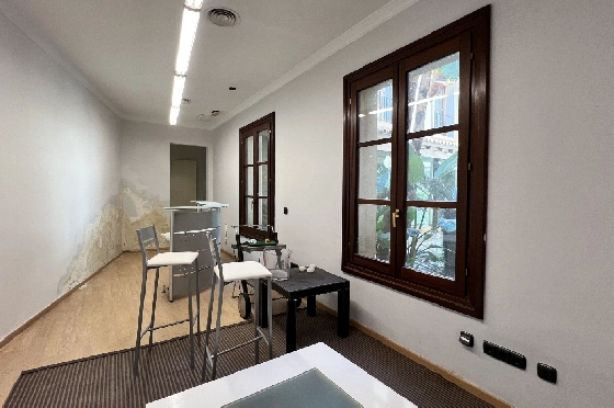 Stadthaus in Pego(Innenstadt) zu verkaufen, Living area 690 m², Baujahr 1930, Zustand gepflegt, + Zentralheizung, Klimaanlage, Plot 305 m², 6 Schlafzimmer, 5 Badezimmer, ref.: AS-1325-17