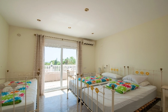 Villa in Moraira zu verkaufen, Living area 466 m², Baujahr 2005, Klimaanlage, Plot 2040 m², 5 Schlafzimmer, 5 Badezimmer, Pool, ref.: AM-12515DR-41