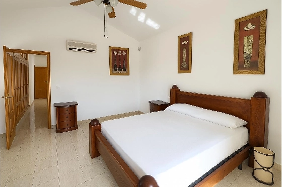 Villa in La Sella(La Sella) zu verkaufen, Living area 379 m², Zustand gepflegt, + KLIMA, Klimaanlage, Plot 1699 m², 4 Schlafzimmer, 4 Badezimmer, Pool, ref.: MG-0925-15