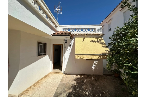 Villa in Denia zu verkaufen, Living area 220 m², Baujahr 1983, Klimaanlage, Plot 2233 m², 6 Schlafzimmer, 2 Badezimmer, Pool, ref.: O-V95814-16
