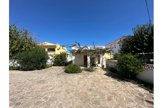 Villa in Denia zu verkaufen, Living area 220 m², Baujahr 1983, Klimaanlage, Plot 2233 m², 6 Schlafzimmer, 2 Badezimmer, Pool, ref.: O-V95814-17