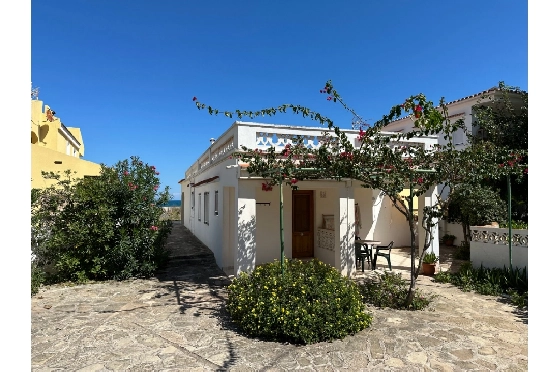 Villa in Denia zu verkaufen, Living area 220 m², Baujahr 1983, Klimaanlage, Plot 2233 m², 6 Schlafzimmer, 2 Badezimmer, Pool, ref.: O-V95814-34