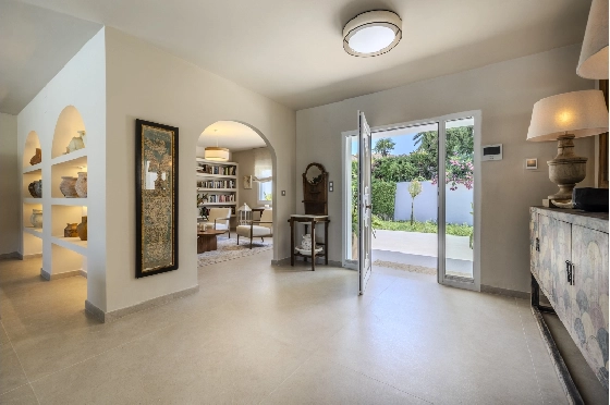 Villa in Denia zu verkaufen, Living area 324 m², Baujahr 1993, Zustand modernisiert, + Fussbodenheizung, Klimaanlage, Plot 1888 m², 4 Schlafzimmer, 2 Badezimmer, Pool, ref.: BC-7771-14