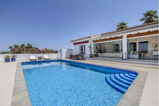 Villa in Denia zu verkaufen, Living area 324 m², Baujahr 1993, Zustand modernisiert, + Fussbodenheizung, Klimaanlage, Plot 1888 m², 4 Schlafzimmer, 2 Badezimmer, Pool, ref.: BC-7771-2