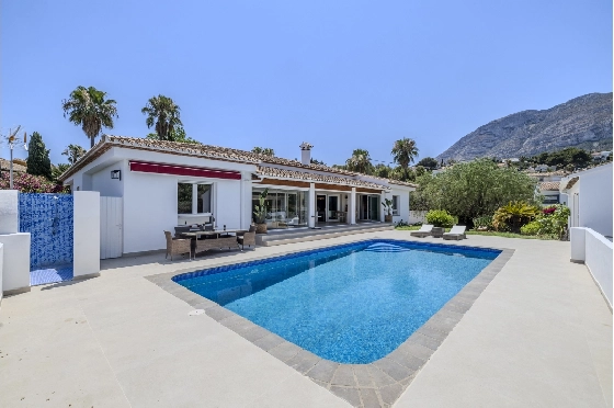 Villa in Denia zu verkaufen, Living area 324 m², Baujahr 1993, Zustand modernisiert, + Fussbodenheizung, Klimaanlage, Plot 1888 m², 4 Schlafzimmer, 2 Badezimmer, Pool, ref.: BC-7771-21
