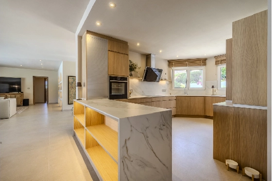 Villa in Denia zu verkaufen, Living area 324 m², Baujahr 1993, Zustand modernisiert, + Fussbodenheizung, Klimaanlage, Plot 1888 m², 4 Schlafzimmer, 2 Badezimmer, Pool, ref.: BC-7771-38