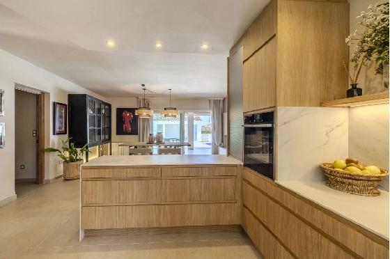 Villa in Denia zu verkaufen, Living area 324 m², Baujahr 1993, Zustand modernisiert, + Fussbodenheizung, Klimaanlage, Plot 1888 m², 4 Schlafzimmer, 2 Badezimmer, Pool, ref.: BC-7771-42